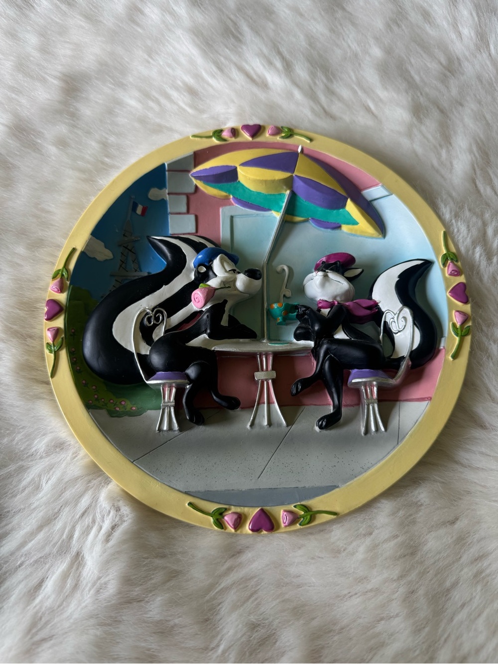 Pepe Le Pew "Parisian Woo" 3D Decorative Plate 1998 Warner Brothers 1180/2500